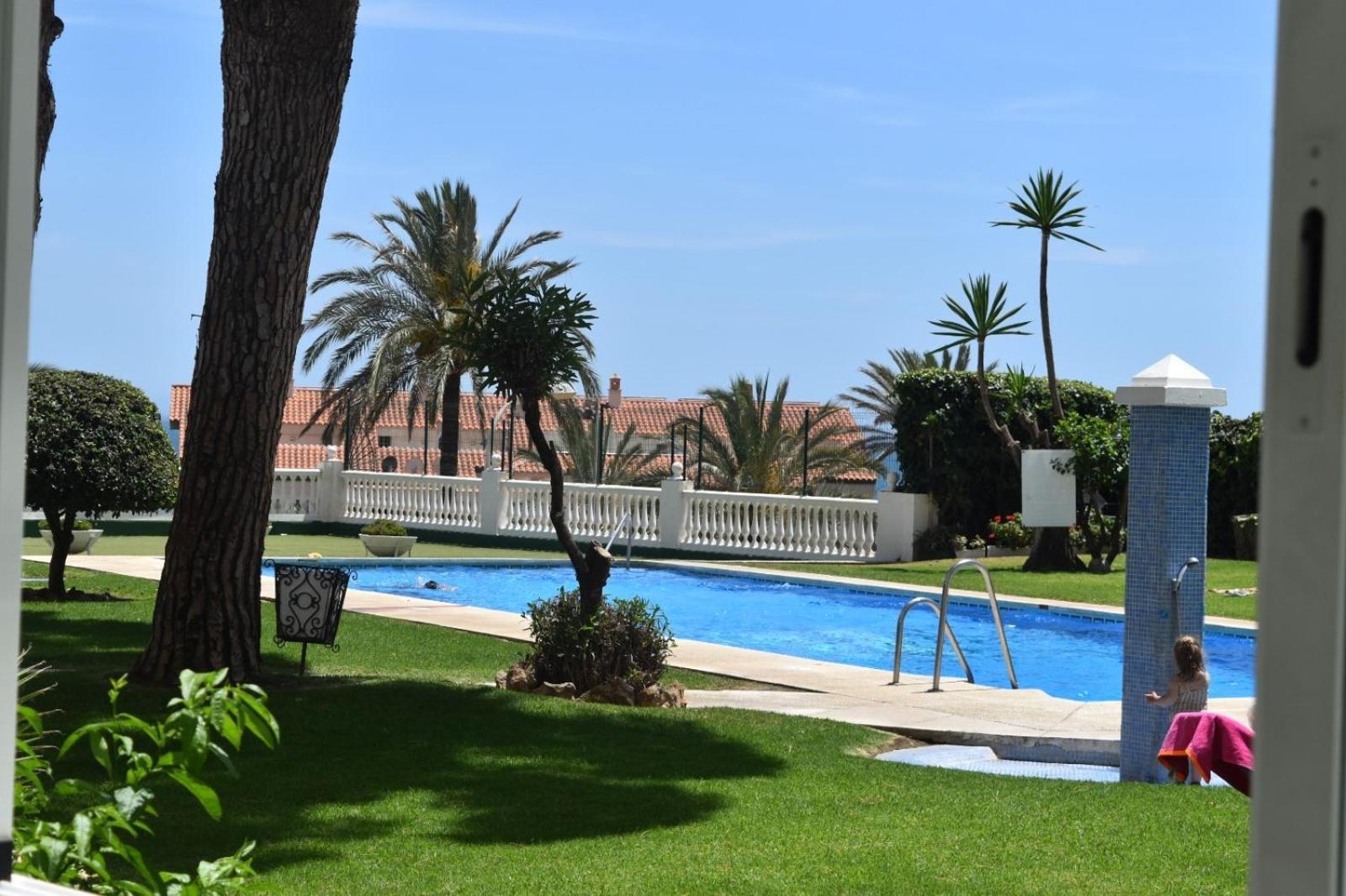 בנאלמדנה Apartamentos De Los Cisnes מראה חיצוני תמונה